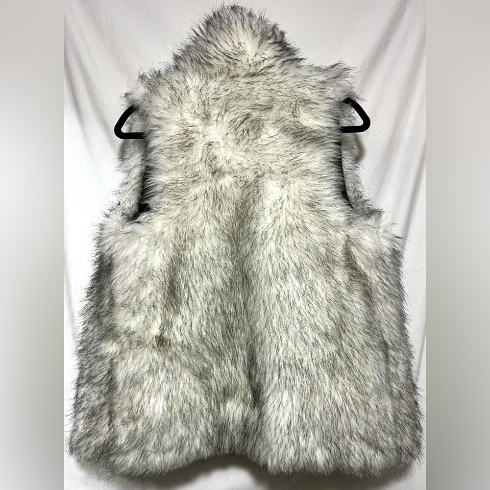 Reversible White Faux Fur Vest Official NFL Apparel Super Bowl Cozy Warm Winter - Picture 5 of 15